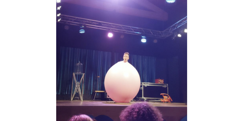 Big Balloon act