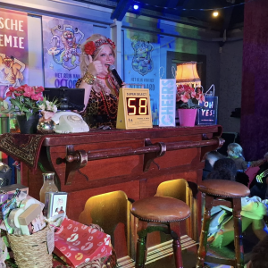 De Zingende Barvrouw