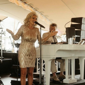 Frank Wilson & zangeres Petra Schreurs