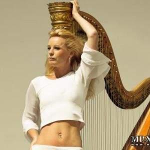 Harpist Lucia