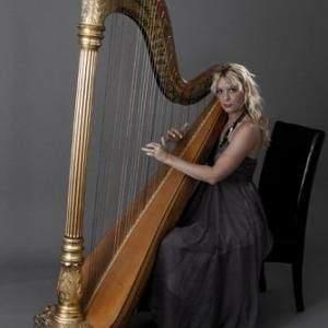 Harpist Lucia