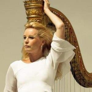 Harpist Lucia