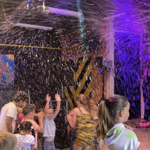 Johnny Glitter Kids Sneeuw en Schuim party
