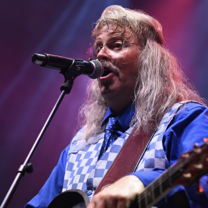 Oerend Hard Normaal Tribute boeken