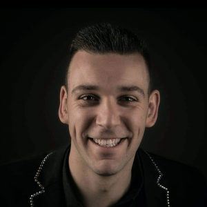 Zingende DJ Rick Kreté