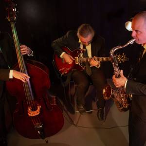 Riverside Trio Boeken