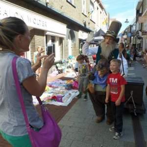 Straattheater Mops en Totem