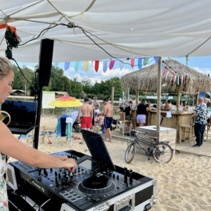 Strand DJ MEL