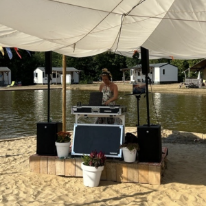 Strand DJ MEL