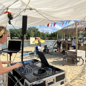 Strand DJ MEL