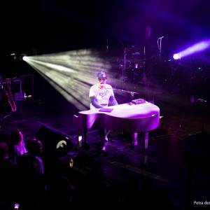 The Rocket Guy: A tribute to Elton John boeken