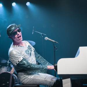 The Rocket Guy: A tribute to Elton John boeken