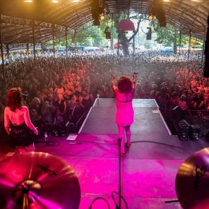 This is TINA!: A tribute to Tina Turner boeken 
