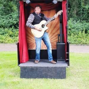 Troubadour in the Box boeken