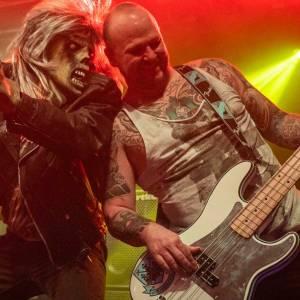 Up the Irons: A tribute to Iron Maiden boeken