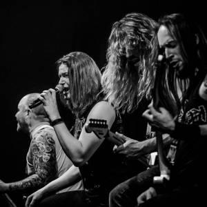 Up the Irons: A tribute to Iron Maiden boeken