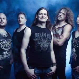 Up the Irons: A tribute to Iron Maiden boeken