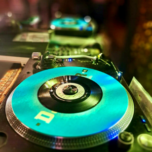 MEL Vinyl DJ