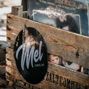 MEL Vinyl DJ