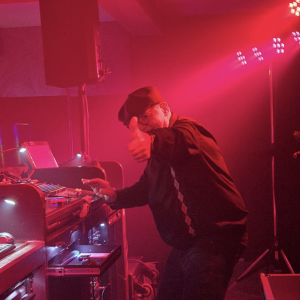 Vinyl DJ Ron