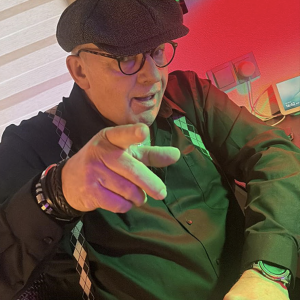 Vinyl DJ Ron