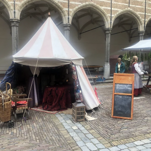 Waarzegster Madame Roza