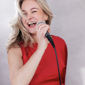 Zangeres Lieke D boeken