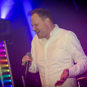Zingende Dj Gijs boeken