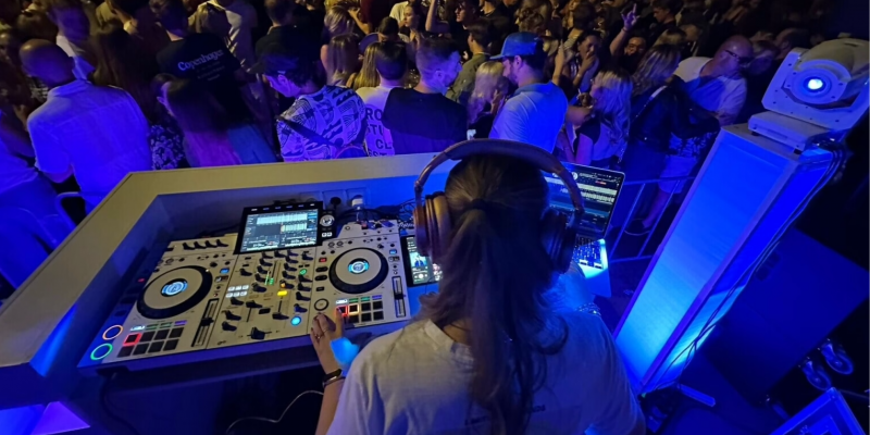 DJ On the Floor