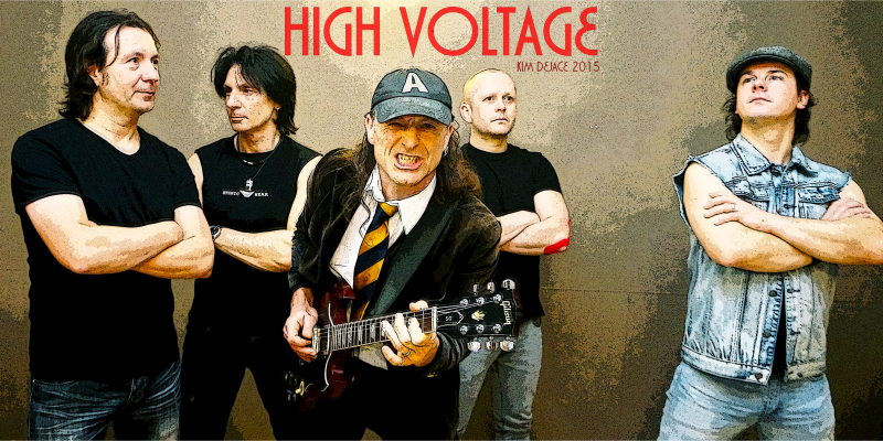 HIGH VOLTAGE Boeken