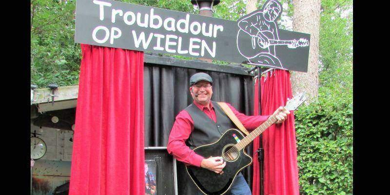 Troubadour op wielen