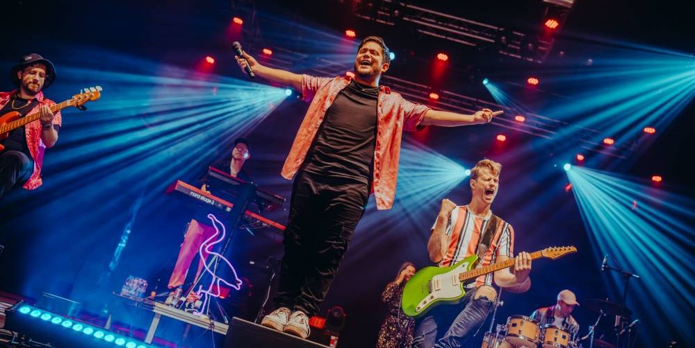First class flamingos coverband op bruiloft